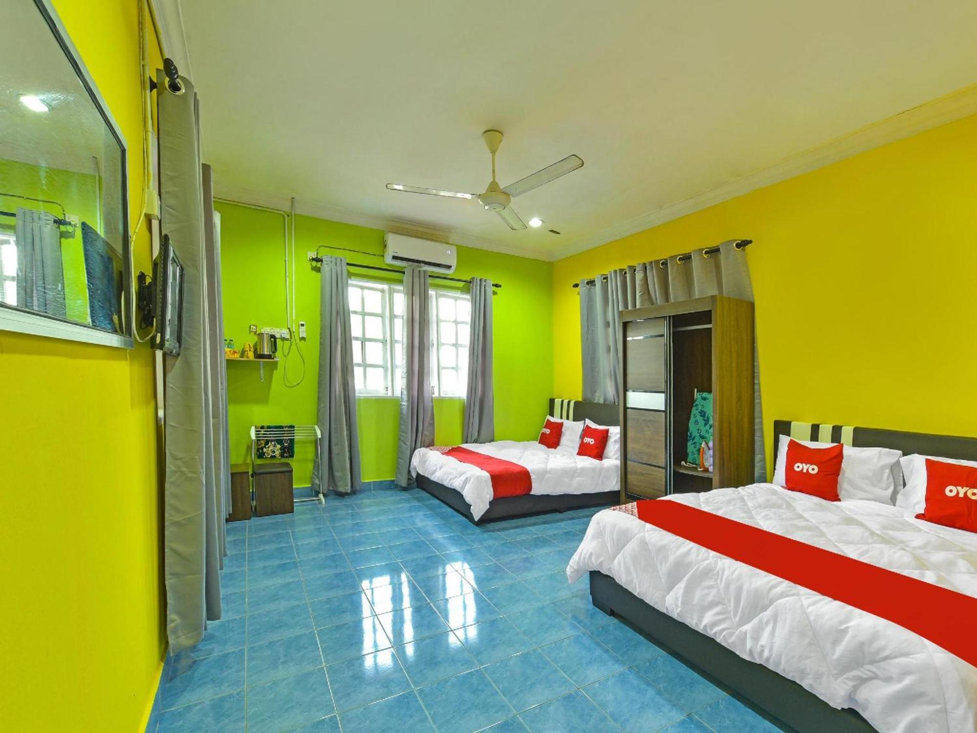 Oyo 90744 Bari Indah Beach Resort Kuala Terengganu Exterior foto